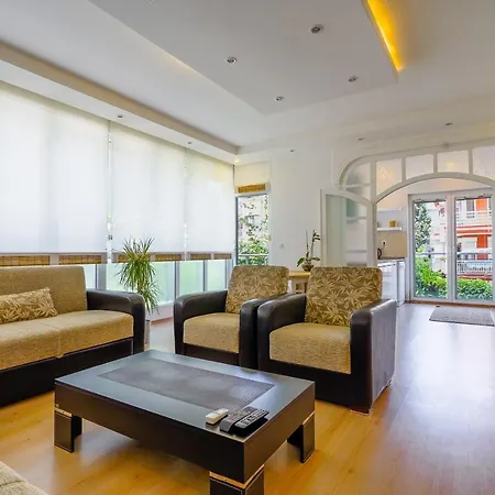 Refreshing House Near Beach In Muratpasa Antalya