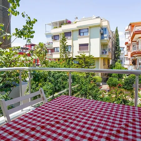 Refreshing House Near Beach In Muratpasa Antalya