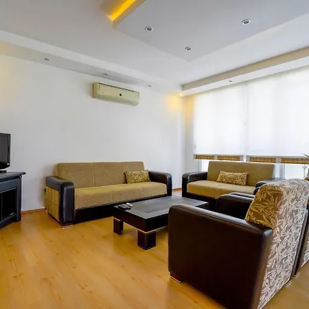 Refreshing House Near Beach In Muratpasa *
